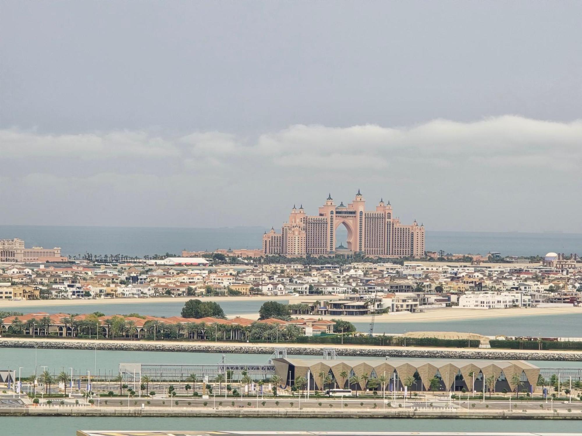 1 World Beach Property, Jbr, Award Winning Hostel, Coliving, Near Metro Dubai Exteriör bild