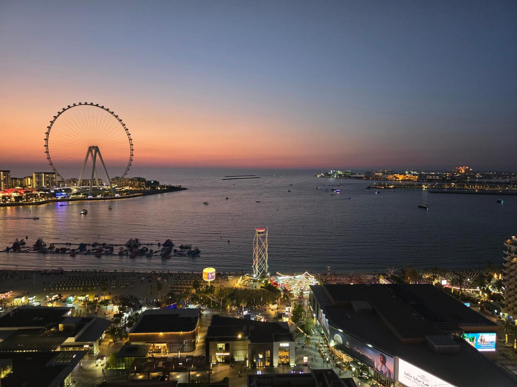 1 World Beach Property, Jbr, Award Winning Hostel, Coliving, Near Metro Dubai Exteriör bild